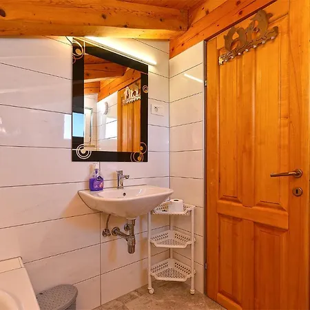 House Zlata 2262 Feriehus Pomer