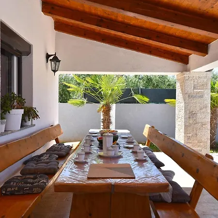 House Zlata 2262 Ferienhaus