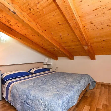 Feriehus House Zlata 2262 Pomer